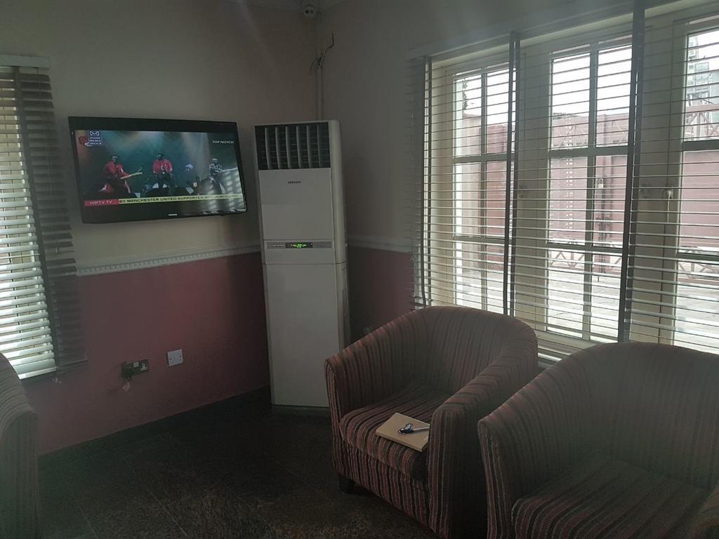 Agun Fbm Place Guest House מראה חיצוני תמונה